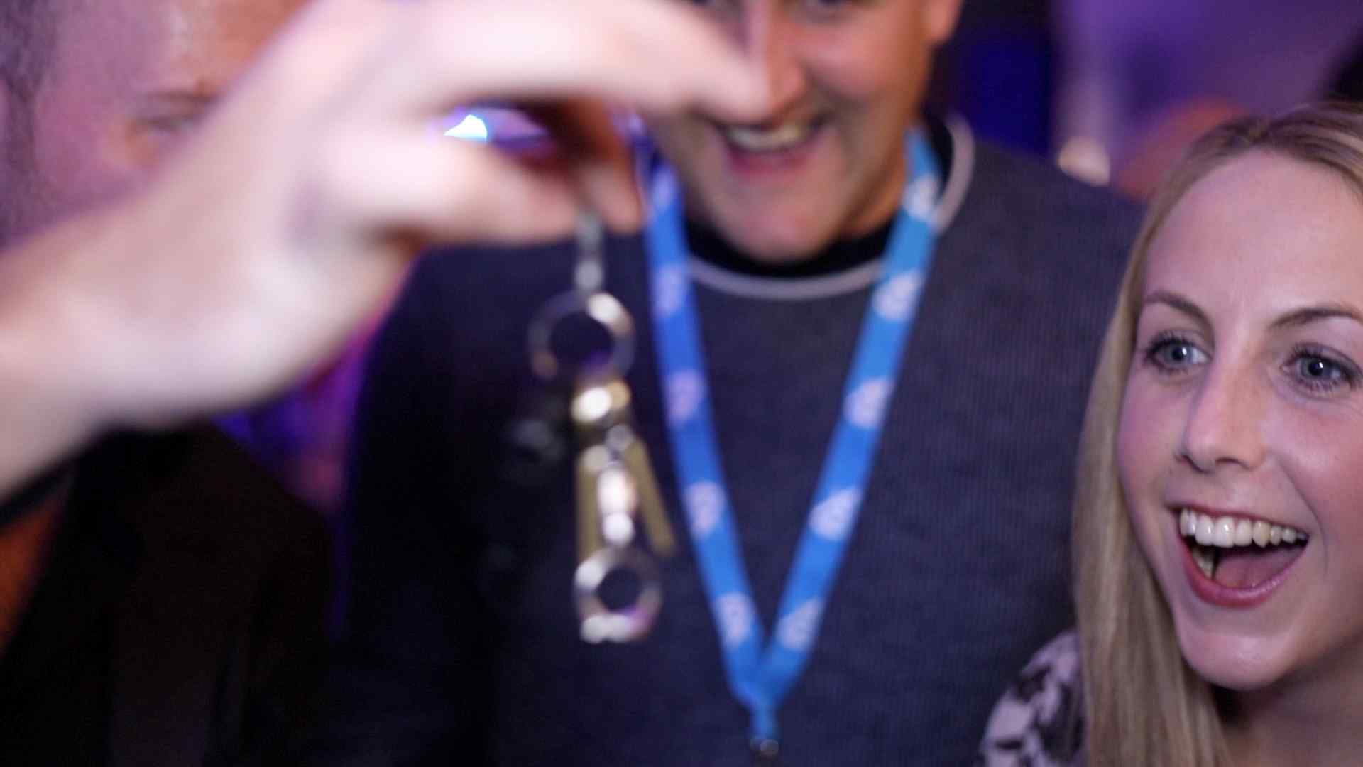 close up magician portsmouth entertaining at a party