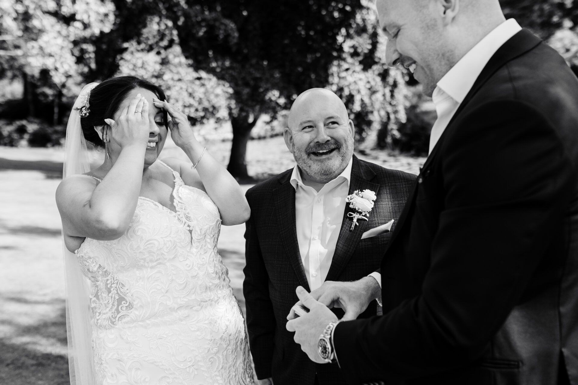 london magician | wedding London magician performing at a wedding